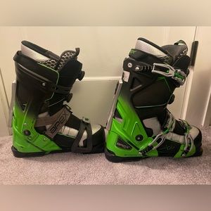 Apex Antero XP Open Chassis Ski Boots (Mens sz 29, green/black)